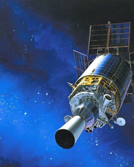S'occupera du projet satellite dès que possible 2 S'occupera du projet satellite dès que possible - 1