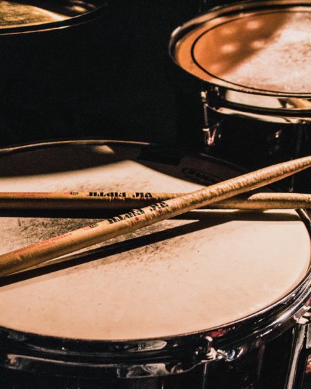 Le percussionniste Åsmund Moen nommé musicien de l'année au championnat de musique pour les jeunes 2 Le percussionniste Åsmund Moen nommé musicien de l'année au championnat de musique pour les jeunes - 1