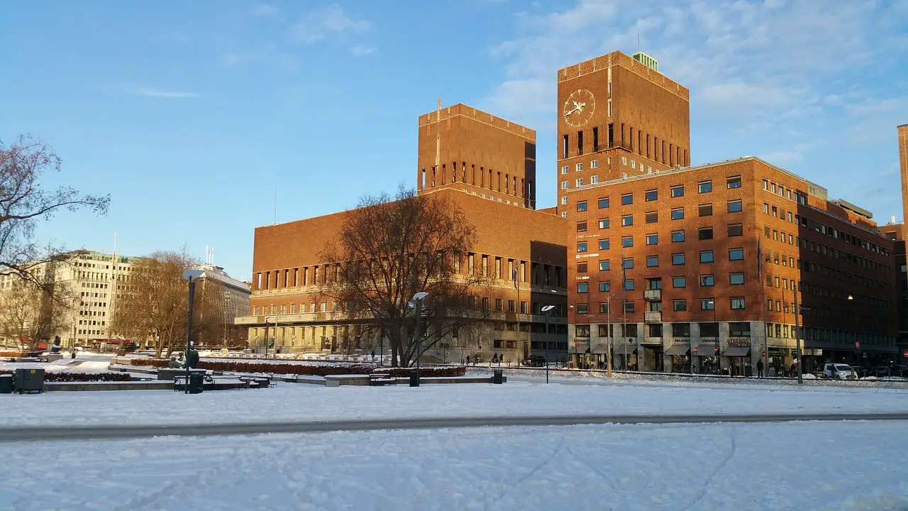 Le stationnement gratuit des politiciens est un cas à Oslo 4 Le stationnement gratuit des politiciens est un cas à Oslo - 3