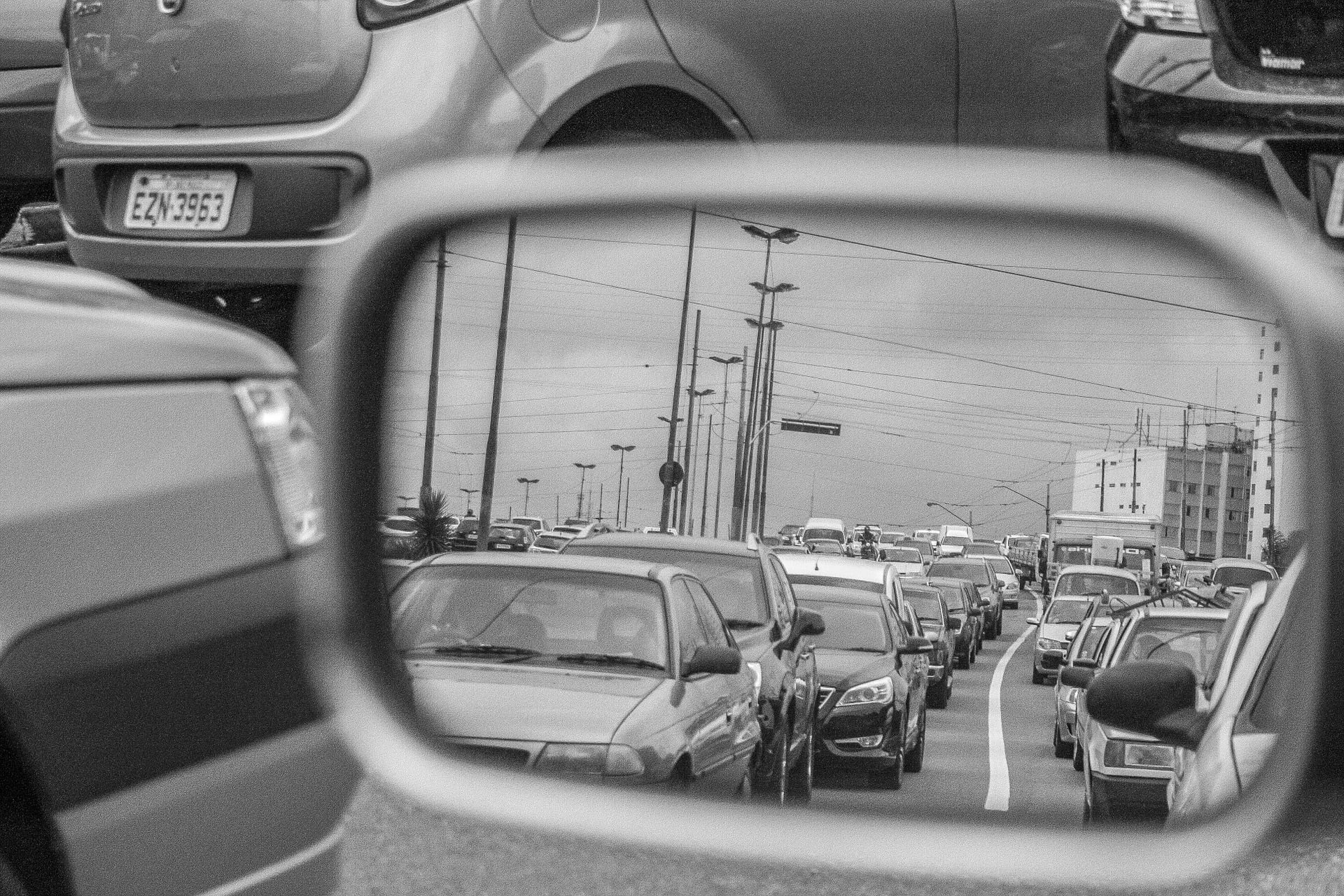 Le travail doit regarder dans le rétroviseur 4 Le travail doit regarder dans le rétroviseur - 3