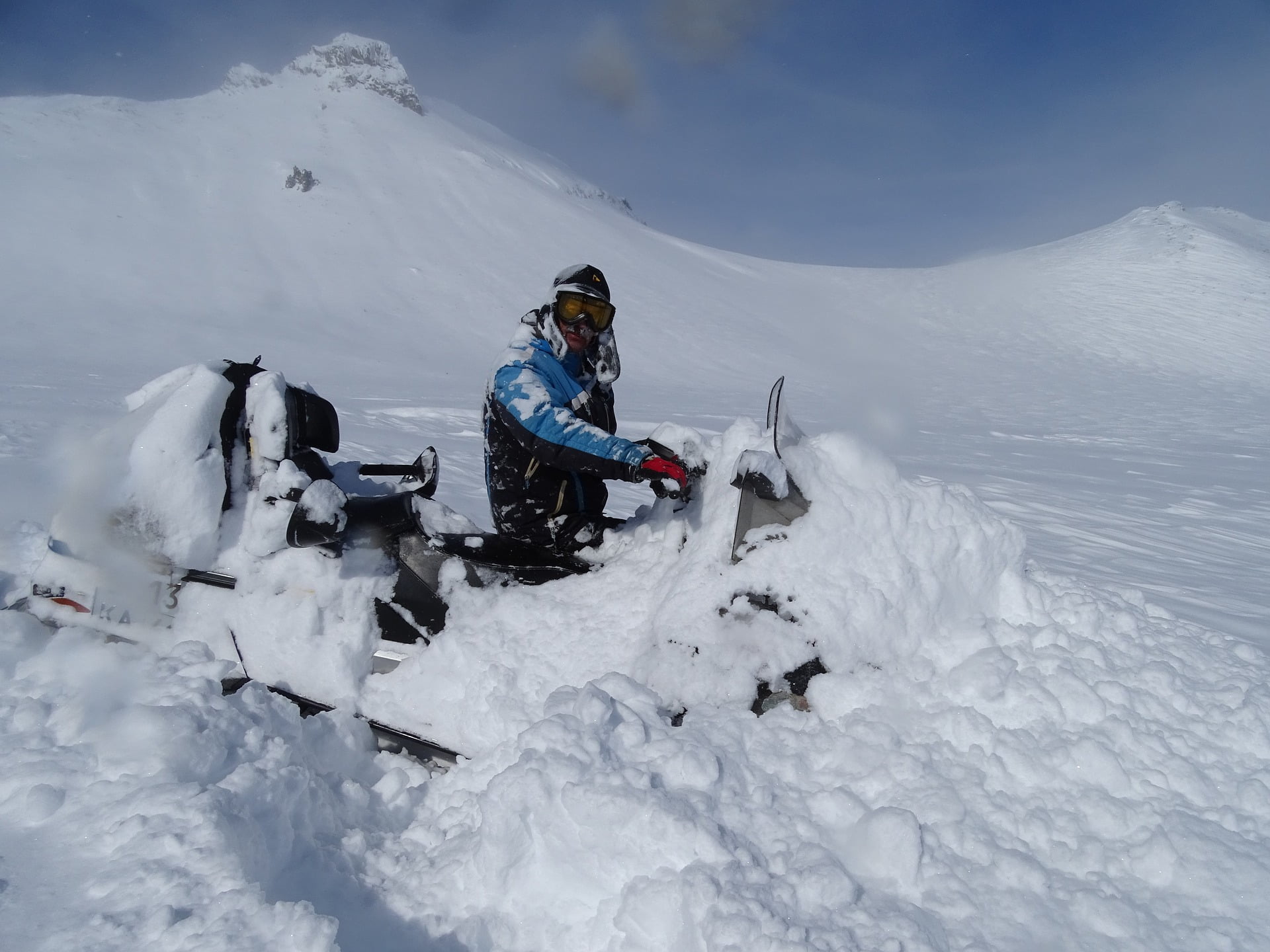 Un conducteur de motoneige décède après une avalanche 4 Un conducteur de motoneige décède après une avalanche - 3