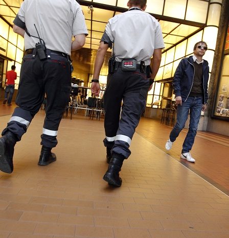 La police entre en coopération avec les gardes de sécurité afin de protéger Oslo 20 La police entre en coopération avec les gardes de sécurité afin de protéger Oslo - 19
