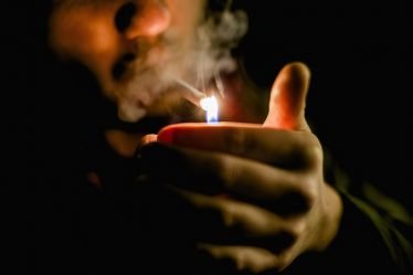KrF veut interdire de fumer dans les lieux publics extérieurs - 16