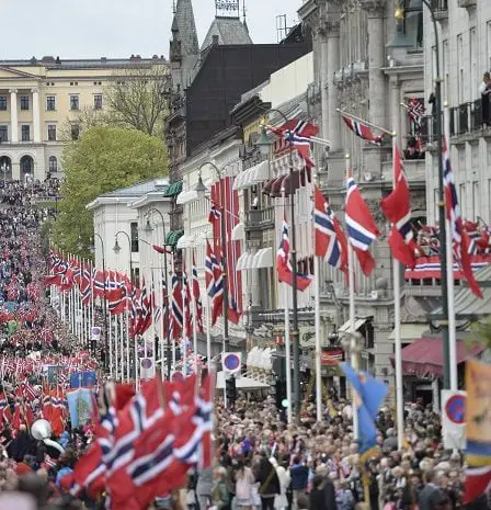 Le chef du comité dit que moins de gens craignent les attaques terroristes du 17 mai 19 Le chef du comité dit que moins de gens craignent les attaques terroristes du 17 mai - 18