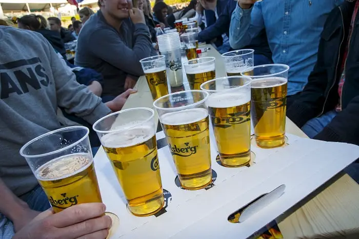 Les sites extérieurs qui vendent de l'alcool aux enfants peuvent être plus sévèrement punis 4 Les sites extérieurs qui vendent de l'alcool aux enfants peuvent être plus sévèrement punis - 3