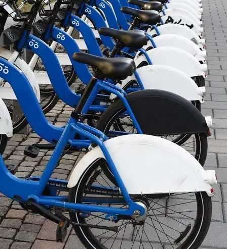 3 000 vélos de ville roulent dans les rues d'Oslo juste après Pâques - 28