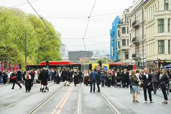 Les bus protégeront le cortège des enfants du 17 mai cette année 4 Les bus protégeront le cortège des enfants du 17 mai cette année - 3