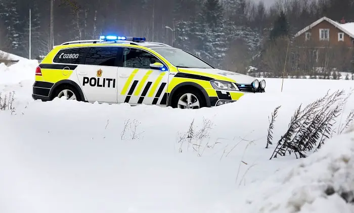 Deux ont perdu leur permis de conduire après avoir roulé sur la piste de slalom de Tromsø 4 Deux ont perdu leur permis de conduire après avoir roulé sur la piste de slalom de Tromsø - 3