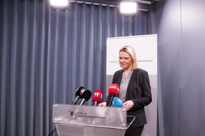 Listhaug promet de se détendre au Storting 4 Listhaug promet de se détendre au Storting - 3