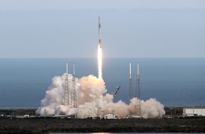 Lancement d'une fusée SpaceX fabriquée avec des outils norvégiens 4 Lancement d'une fusée SpaceX fabriquée avec des outils norvégiens - 3
