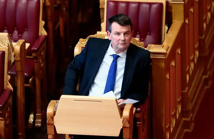 Le gouvernement expulsera les étrangers qui perdent le statut de réfugié 4 Le gouvernement expulsera les étrangers qui perdent le statut de réfugié - 3