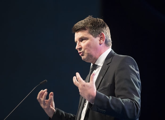 Wara va modifier la loi sur les passeports pour empêcher les agresseurs sexuels d'enfants de quitter la Norvège 4 Wara va modifier la loi sur les passeports pour empêcher les agresseurs sexuels d'enfants de quitter la Norvège - 3