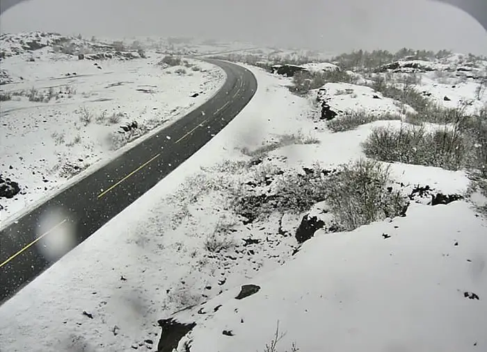La neige crée des problèmes de circulation dans les montagnes du nord 4 La neige crée des problèmes de circulation dans les montagnes du nord - 3