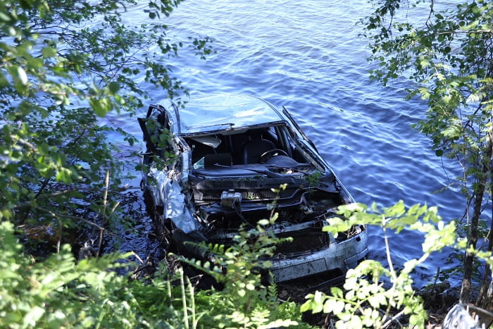 Un garçon s'est fait arracher le bras dans un accident de la circulation à Østfold 4 Un garçon s'est fait arracher le bras dans un accident de la circulation à Østfold - 3