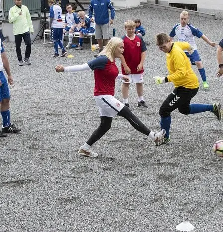 Le couple du prince héritier invité à un match de football à huis clos à Skaugum 5 Le couple du prince héritier invité à un match de football à huis clos à Skaugum - 4