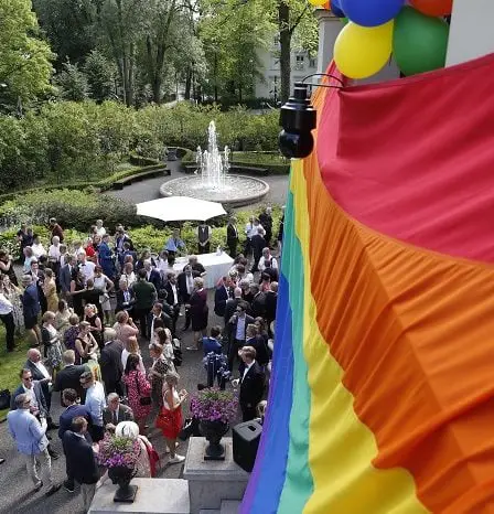 Le gouvernement modifiera le Code pénal pour protéger contre la discrimination 5 Le gouvernement modifiera le Code pénal pour protéger contre la discrimination - 4