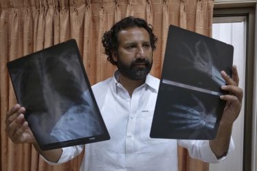 Un journaliste de télévision passe un examen médical au Pakistan - 23