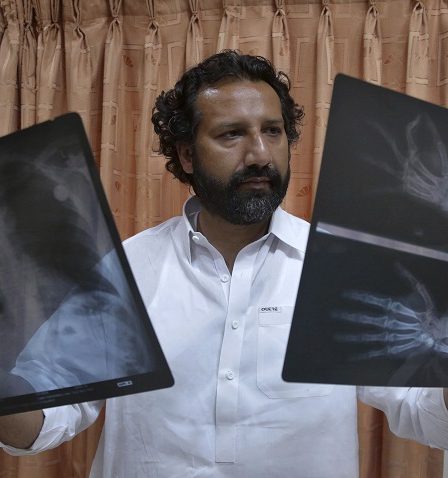 Un journaliste de télévision passe un examen médical au Pakistan - 26