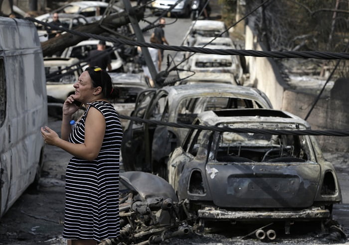 La Grèce en deuil après la tragédie de l'incendie 4 La Grèce en deuil après la tragédie de l'incendie - 3