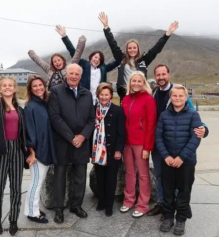 La famille royale a été témoin de la pollution plastique au Svalbard 14 La famille royale a été témoin de la pollution plastique au Svalbard - 13