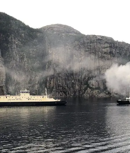 Incendie dans un ferry de vacances touristiques sous Preikestolen 19 Incendie dans un ferry de vacances touristiques sous Preikestolen - 18