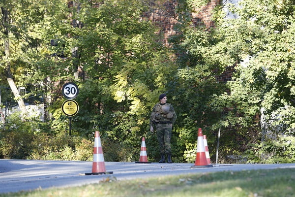 Rien de dangereux dans un colis suspect 4 Rien de dangereux dans un colis suspect - 3