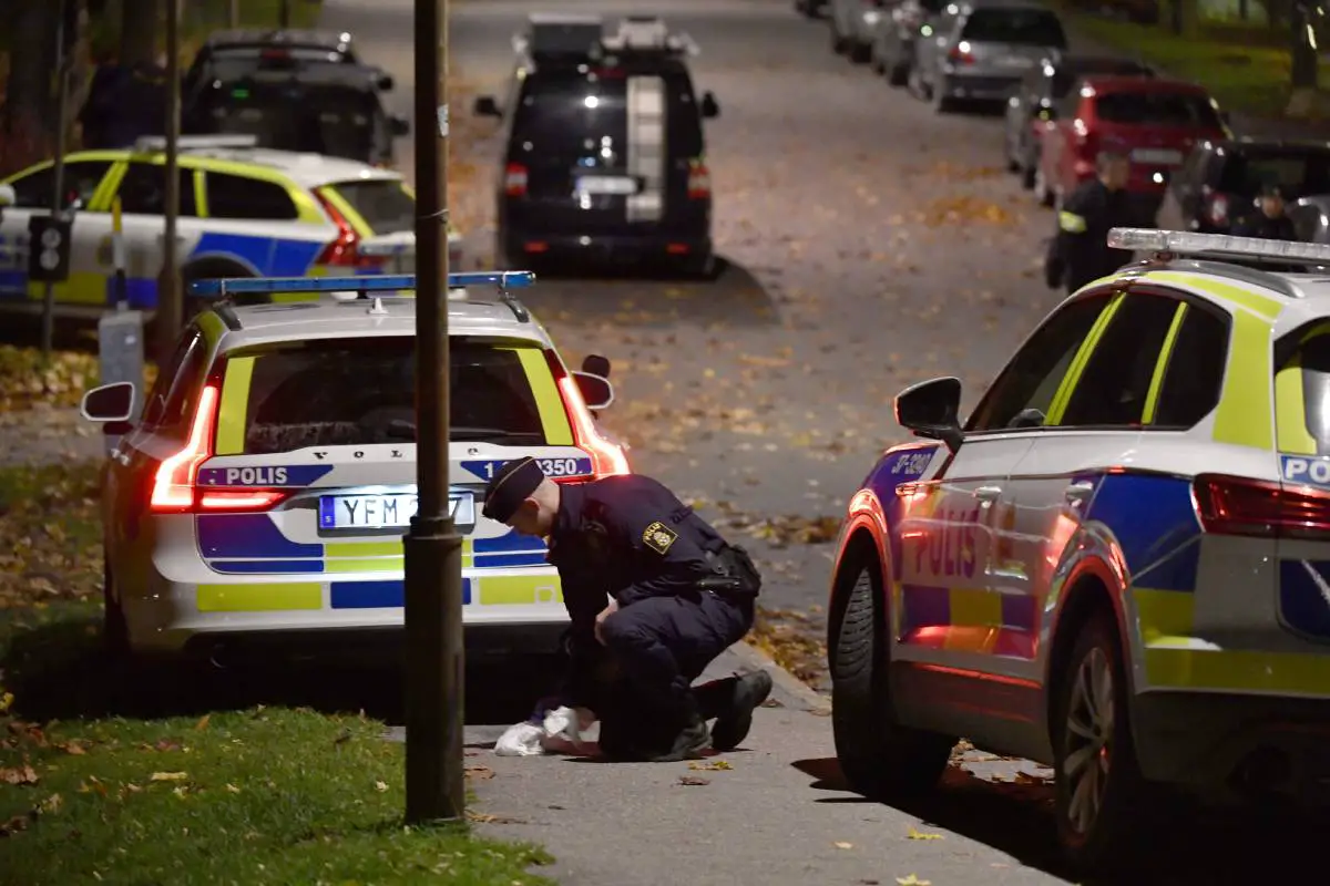 PHOTO : un homme meurt après une fusillade à Stockholm, la police recherche l'auteur - 9