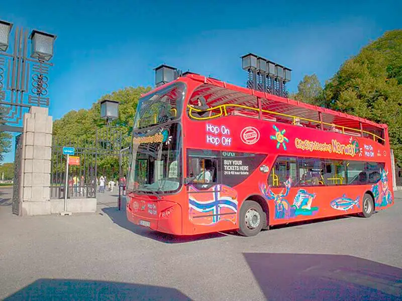 Bus rouge Hop-On/Hop-Off à Oslo