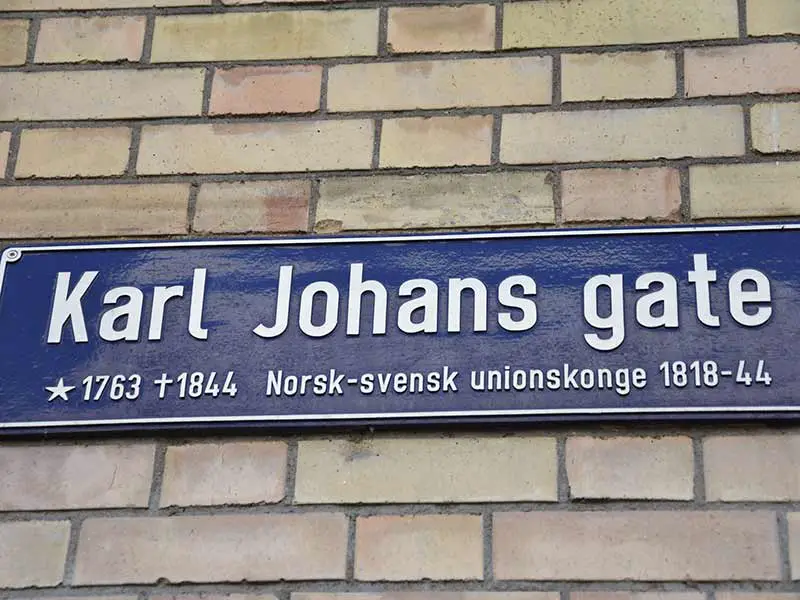 Panneau de nom de rue d'Oslo, Karl Johans gate