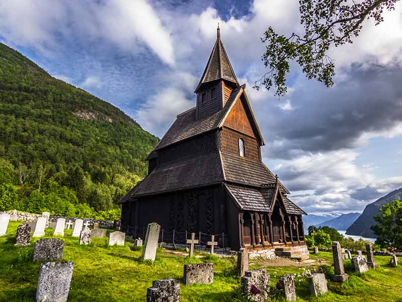 30 meilleures choses à faire en Norvège pendant les vacances 17 L'église en pierre d'Urnes, Norvège