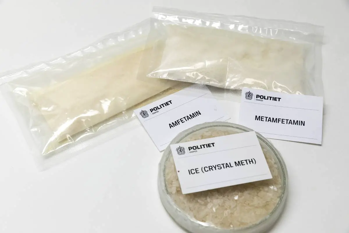 Amphétamines, haschich et hallucinogènes : saisie de drogue sur un bateau de pêche à Tromsø, deux personnes licenciées 4 Amphétamines, haschich et hallucinogènes : saisie de drogue sur un bateau de pêche à Tromsø, deux personnes licenciées - 3
