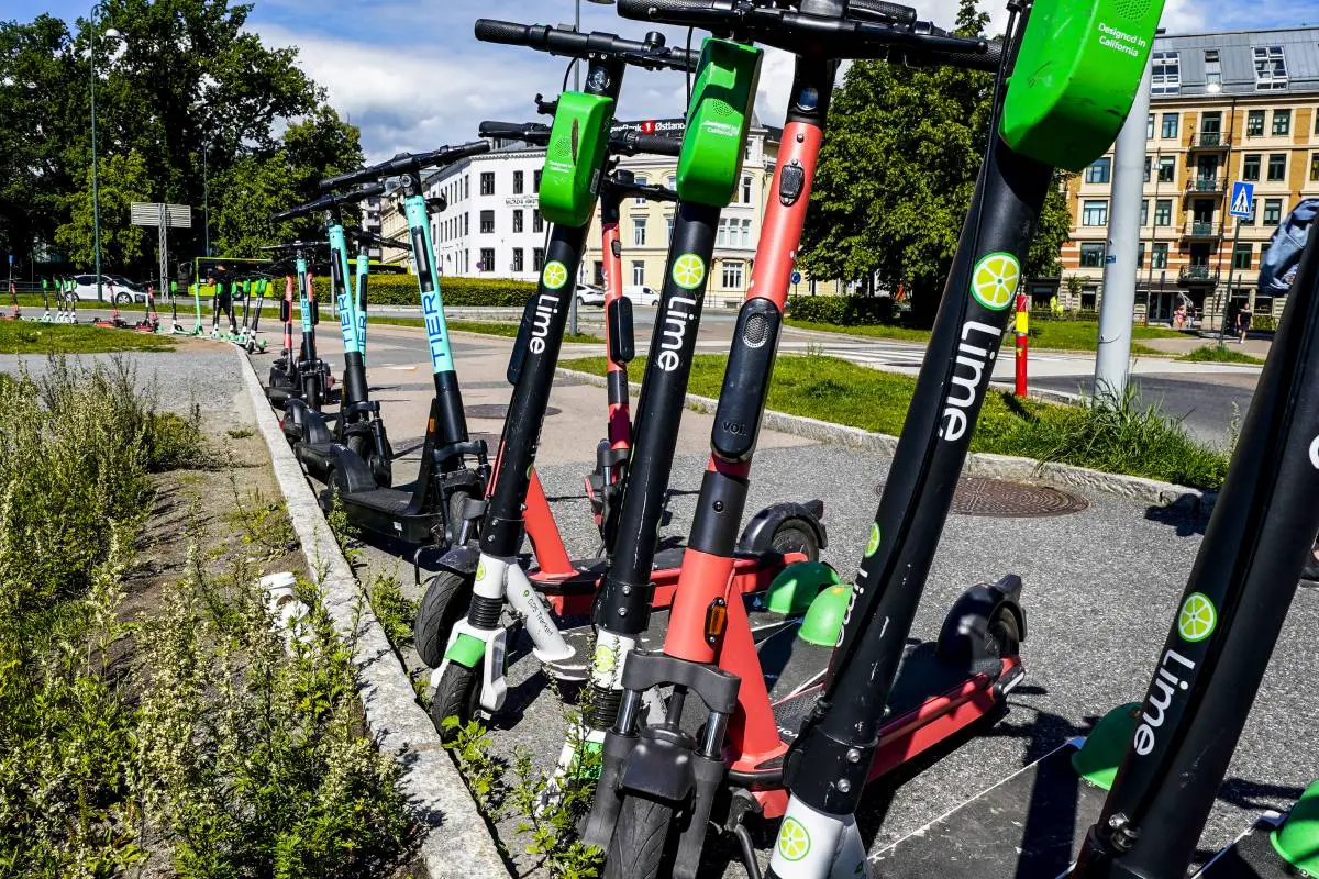 Municipalité : cinq sociétés de location de scooters électriques à Oslo ont trop de scooters - 3