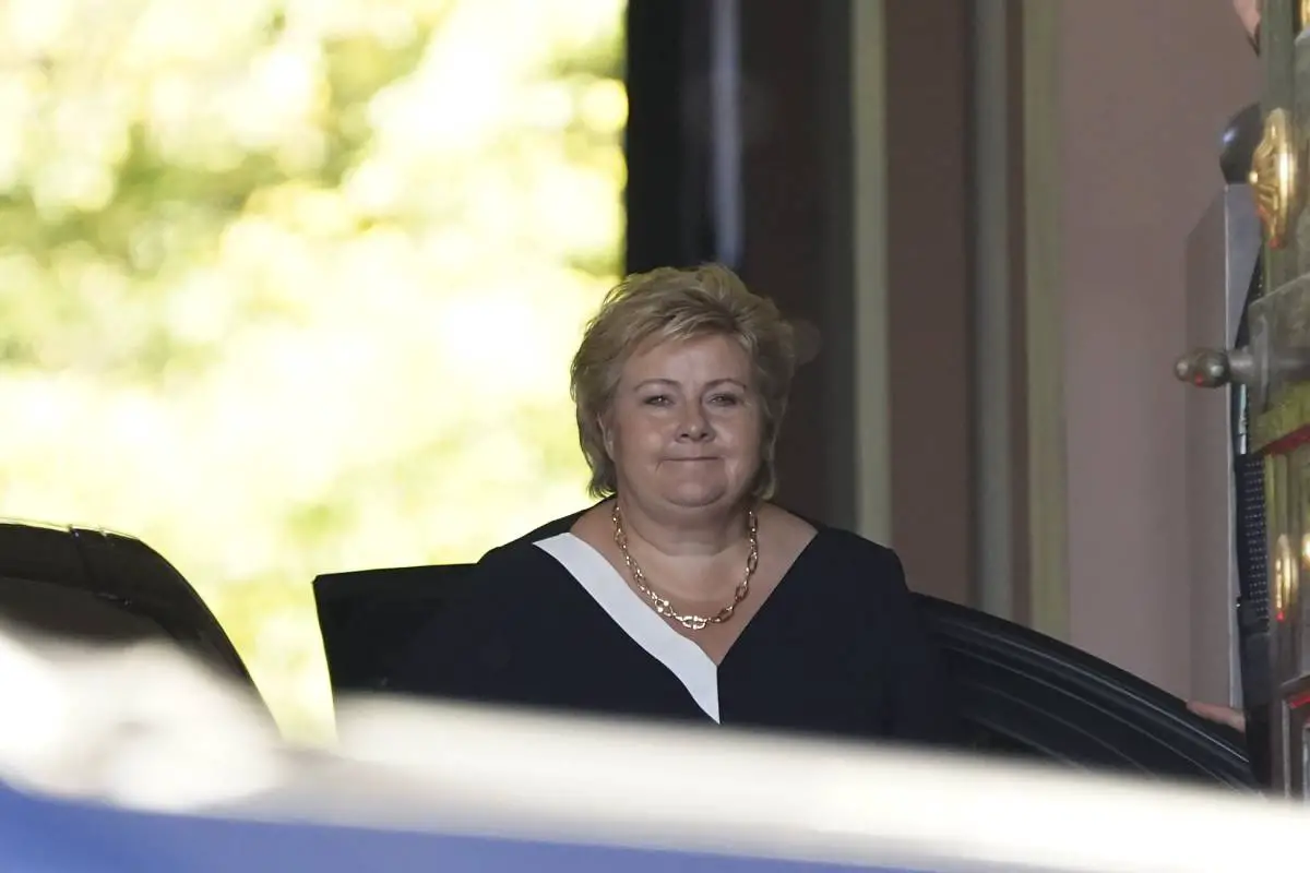 Fin de l'ère Solberg : Erna et le gouvernement demandent officiellement au roi Harald d'approuver la démission - 3