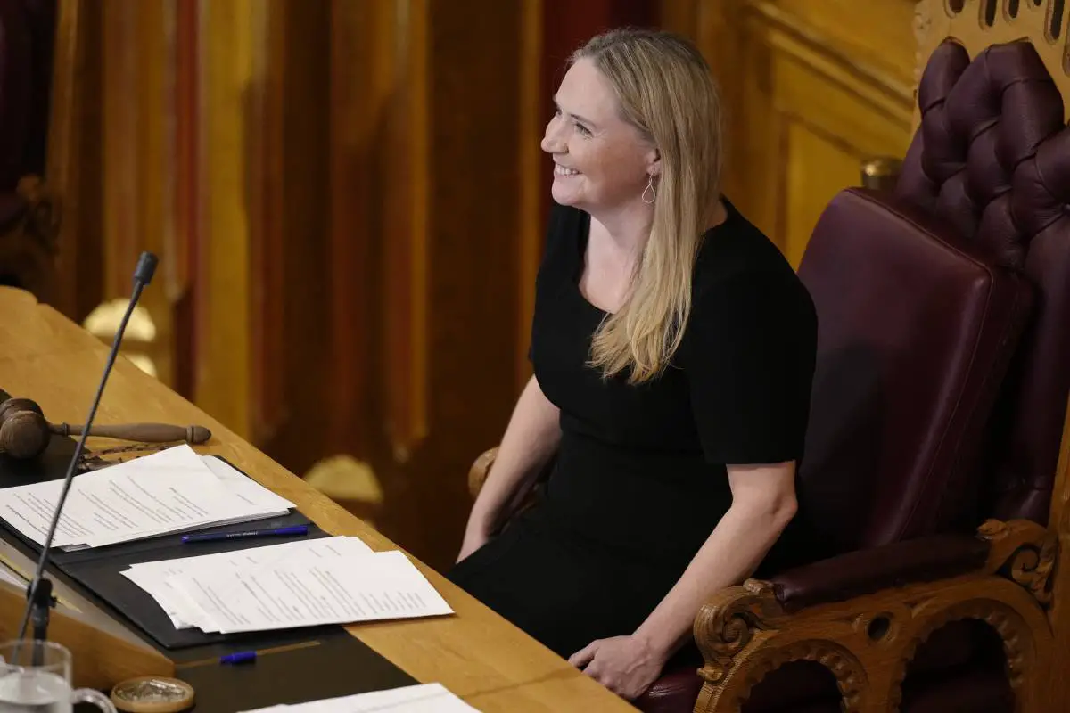 Le président du Storting est fier d'une proportion record de femmes au sein du nouveau parlement norvégien - 3