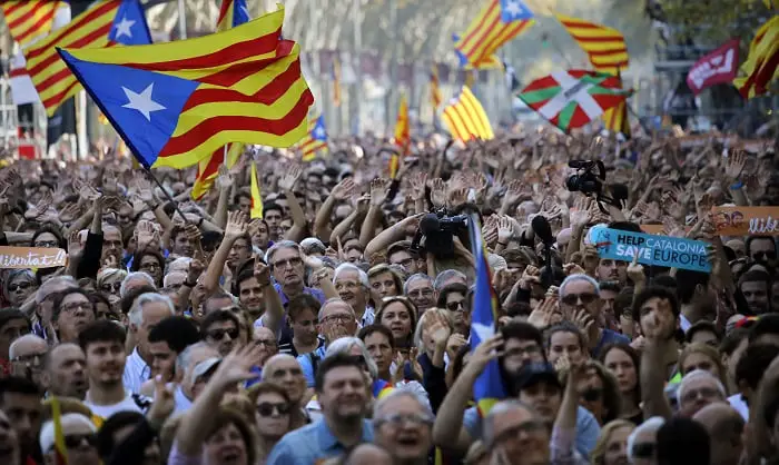 "Indépendamment", la Catalogne se réveille sous le contrôle de Madrid 4 "Indépendamment", la Catalogne se réveille sous le contrôle de Madrid - 3