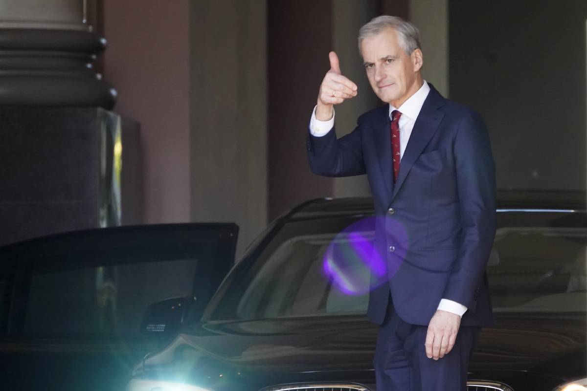 PHOTO : Jonas Gahr Støre a été chargé de former un gouvernement par le roi Harald - 3