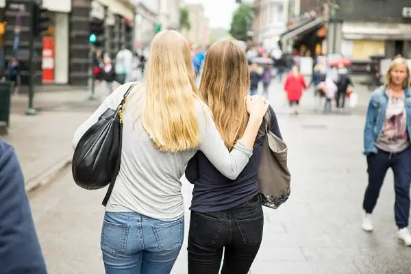 Plusieurs filles en thérapie après avoir partagé des photos nues 4 Plusieurs filles en thérapie après avoir partagé des photos nues - 3