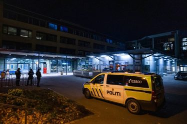 PHOTO : Deux personnes arrêtées après un incident au couteau à Furuset à Oslo - 18