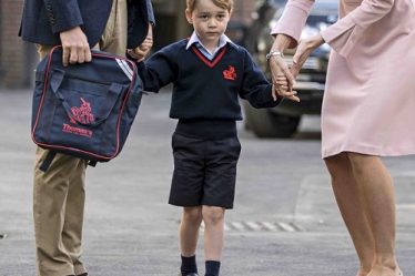 Prince George est apparu au premier jour d'école - 24