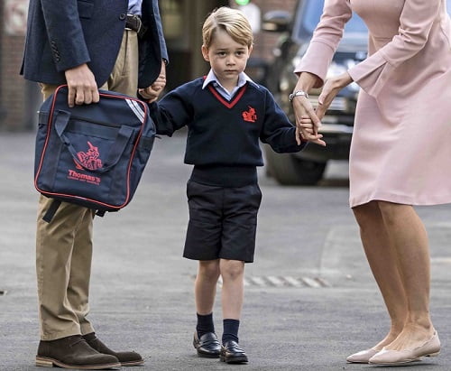 Prince George est apparu au premier jour d'école 4 Prince George est apparu au premier jour d'école - 3