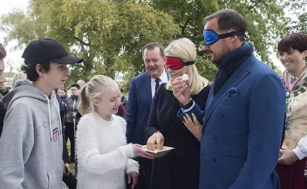 Un couple royal passe un « test à l'aveugle » dans le « potager de Trondheims » - 3