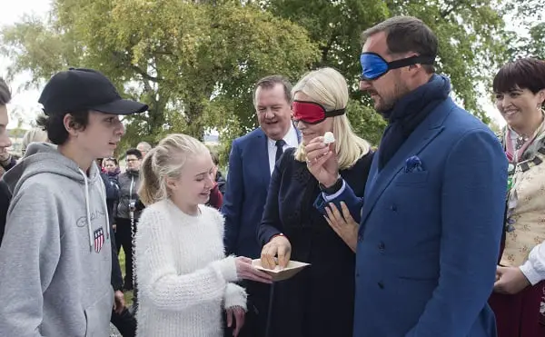 Un couple royal passe un « test à l'aveugle » dans le « potager de Trondheims » 4 Un couple royal passe un « test à l'aveugle » dans le « potager de Trondheims » - 3