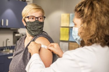 Mise à jour FHI : 85,7% de la population adulte norvégienne est complètement vaccinée - 20