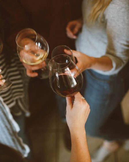 Le parti modéré suédois veut modifier la loi sur l'alcool et autoriser la vente de vin à emporter - 24