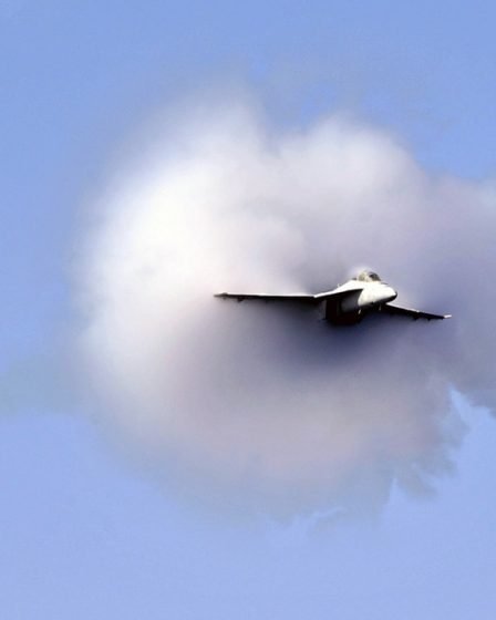 Des pilotes américains en difficulté après un coup de pénis dans le ciel 5 Des pilotes américains en difficulté après un coup de pénis dans le ciel - 4