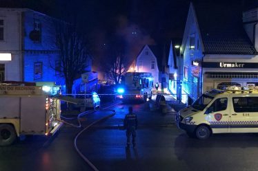 Critique pour deux femmes après l'incendie de Stavanger - 16