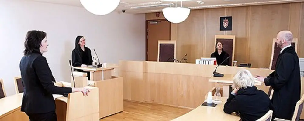 Un jeune de 25 ans nie toute culpabilité dans le meurtre de son père 4 Un jeune de 25 ans nie toute culpabilité dans le meurtre de son père - 3