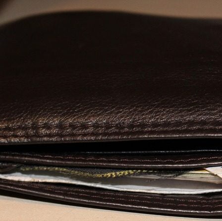 Une femme trouve un portefeuille contenant 45 000 couronnes 26 Une femme trouve un portefeuille contenant 45 000 couronnes - 25