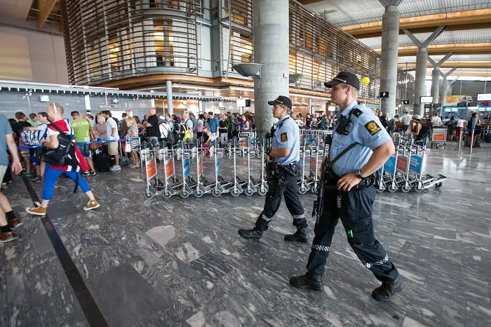 Le gouvernement veut une police armée à Gardermoen 4 Le gouvernement veut une police armée à Gardermoen - 3