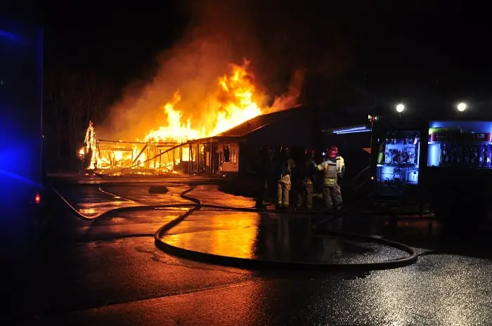 Des frères polonais condamnés pour incendie criminel d'un projet d'accueil d'asile 4 Des frères polonais condamnés pour incendie criminel d'un projet d'accueil d'asile - 3